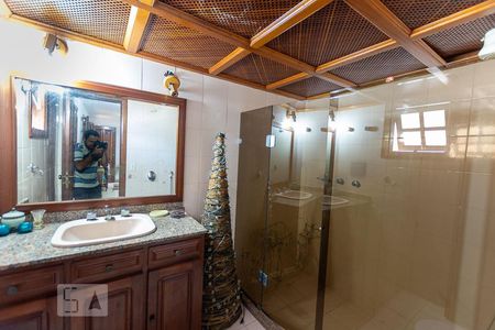 Casa à venda com 500m², 4 quartos e 2 vagas Casa à venda com 500m², 4 quartos e 2 vagasBanheiro - Casa externa - Suite