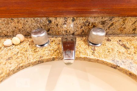 Casa à venda com 500m², 4 quartos e 2 vagas Casa à venda com 500m², 4 quartos e 2 vagasBanheiro Social - Torneira