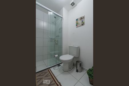 Banheiro de apartamento para alugar com 2 quartos, 64m² em Vila Guarani (z Sul), São Paulo