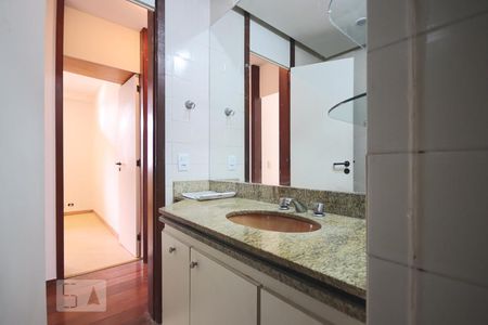 Apartamento à venda com 115m², 3 quartos e 2 vagas Apartamento à venda com 115m², 3 quartos e 2 vagasBanheiro