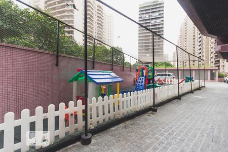 Apartamento à venda com 115m², 3 quartos e 2 vagas Apartamento à venda com 115m², 3 quartos e 2 vagasPlayground