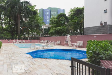 Apartamento à venda com 115m², 3 quartos e 2 vagas Apartamento à venda com 115m², 3 quartos e 2 vagasPiscina