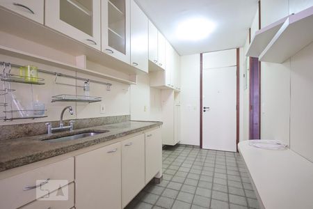 Apartamento à venda com 115m², 3 quartos e 2 vagas Apartamento à venda com 115m², 3 quartos e 2 vagasCozinha