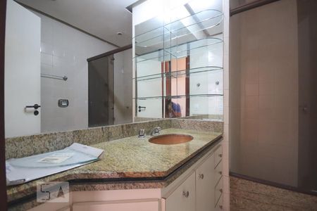 Apartamento à venda com 115m², 3 quartos e 2 vagas Apartamento à venda com 115m², 3 quartos e 2 vagasBanheiro