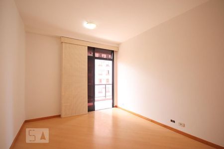 Apartamento à venda com 115m², 3 quartos e 2 vagas Apartamento à venda com 115m², 3 quartos e 2 vagasSuíte