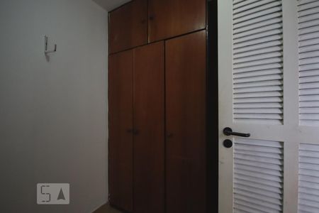 Apartamento à venda com 115m², 3 quartos e 2 vagas Apartamento à venda com 115m², 3 quartos e 2 vagasQuarto de Serviço