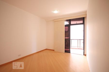 Apartamento à venda com 115m², 3 quartos e 2 vagas Apartamento à venda com 115m², 3 quartos e 2 vagasSuíte