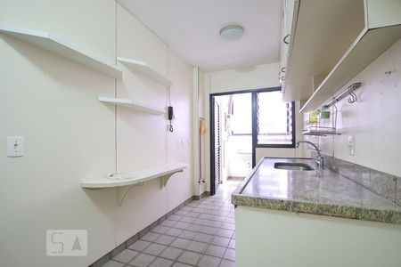 Apartamento à venda com 115m², 3 quartos e 2 vagas Apartamento à venda com 115m², 3 quartos e 2 vagasCozinha