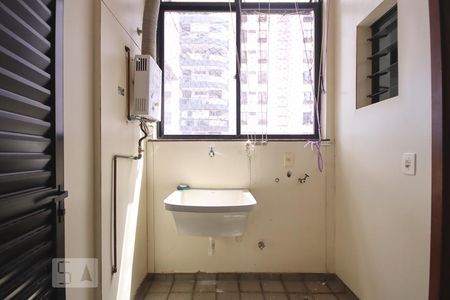 Apartamento à venda com 115m², 3 quartos e 2 vagas Apartamento à venda com 115m², 3 quartos e 2 vagasÁrea de Serviço