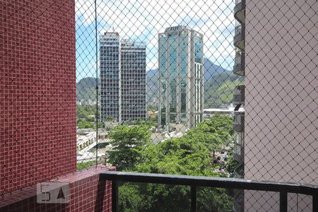 Apartamento à venda com 115m², 3 quartos e 2 vagas Apartamento à venda com 115m², 3 quartos e 2 vagasVista da Suíte