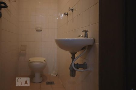 Apartamento à venda com 115m², 3 quartos e 2 vagas Apartamento à venda com 115m², 3 quartos e 2 vagasBanheiro de Serviço