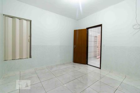 Quarto de casa para alugar com 1 quarto, 35m² em Taguatinga Norte (taguatinga), Brasília