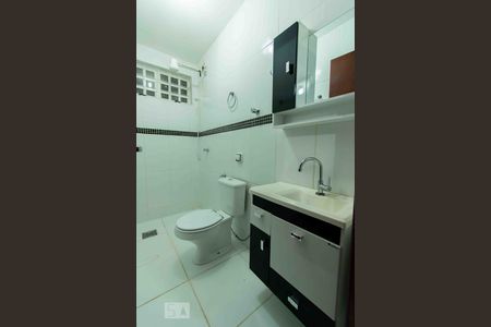 Banheiro de casa para alugar com 1 quarto, 35m² em Taguatinga Norte (taguatinga), Brasília