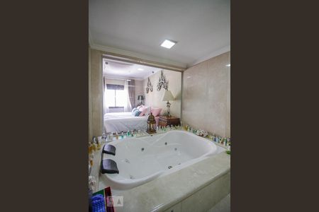 Apartamento para alugar com 150m², 2 quartos e 3 vagasBanheiro Senhora da Suíte 1