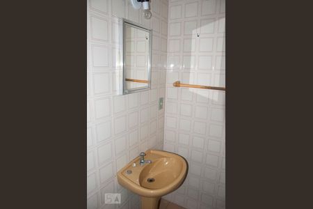 Banheiro de apartamento para alugar com 1 quarto, 42m² em Camaquã, Porto Alegre
