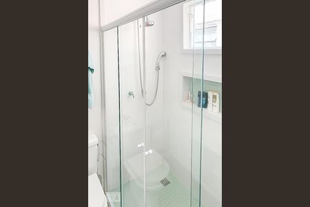 Apartamento à venda com 100m², 2 quartos e 2 vagasBanheiro suíte 