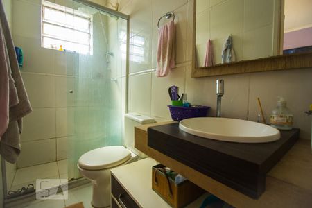 Banheiro de apartamento para alugar com 1 quarto, 43m² em Vila Ipiranga, Porto Alegre