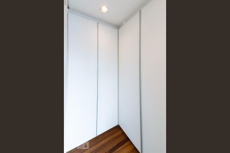 Apartamento para alugar com 90m², 1 quarto e 2 vagas Apartamento para alugar com 90m², 1 quarto e 2 vagasCloset