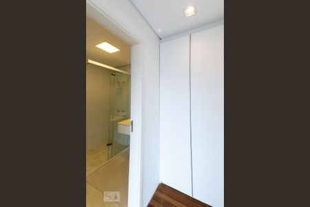 Apartamento para alugar com 90m², 1 quarto e 2 vagas Apartamento para alugar com 90m², 1 quarto e 2 vagasCloset