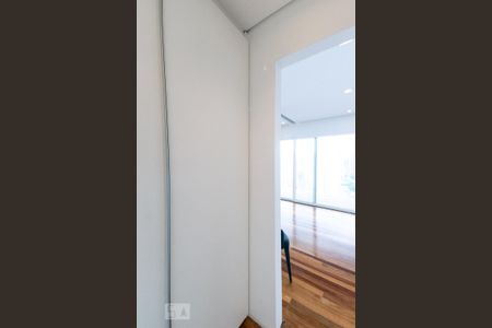 Apartamento para alugar com 90m², 1 quarto e 2 vagas Apartamento para alugar com 90m², 1 quarto e 2 vagasCloset
