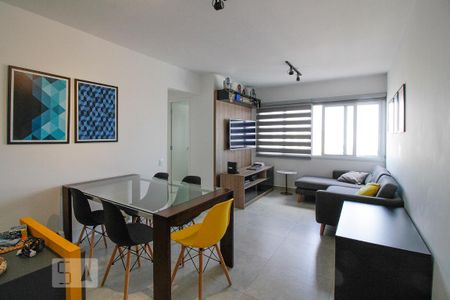Sala de apartamento para alugar com 2 quartos, 78m² em Vila Ipojuca, São Paulo
