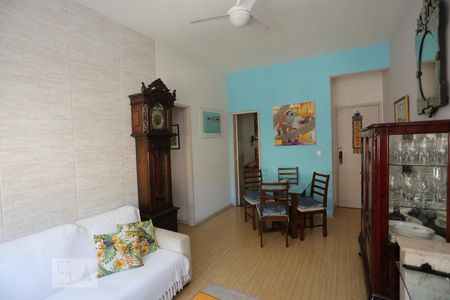 Apartamento à venda com 73m², 2 quartos e sem vagaSala