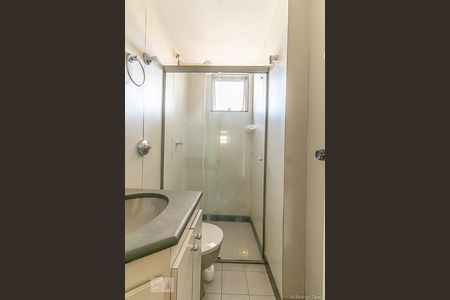 Banheiro de apartamento à venda com 3 quartos, 90m² em Sagrada Família, Belo Horizonte