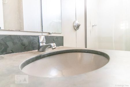 Banheiro de apartamento à venda com 3 quartos, 90m² em Sagrada Família, Belo Horizonte