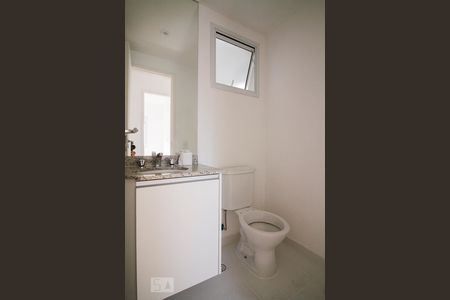 Banheiro de apartamento para alugar com 2 quartos, 54m² em Lapa, São Paulo