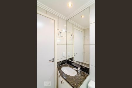 Banheiro de apartamento à venda com 2 quartos, 57m² em Maria Virgínia, Belo Horizonte