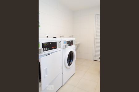 Apartamento para alugar com 57m², 1 quarto e 2 vagasDependências do prédio - lavanderia