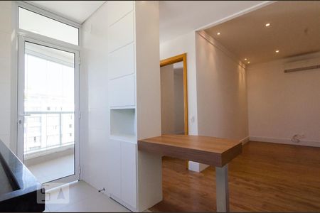Cozinha de apartamento para alugar com 1 quarto, 57m² em Cambuí, Campinas