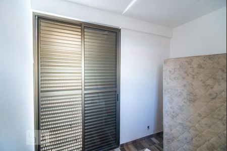 Casa à venda com 384m², 3 quartos e 4 vagasQuarto de Serviço