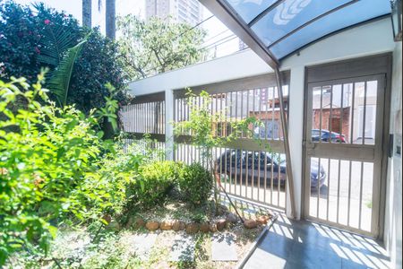 Casa à venda com 384m², 3 quartos e 4 vagasFachada