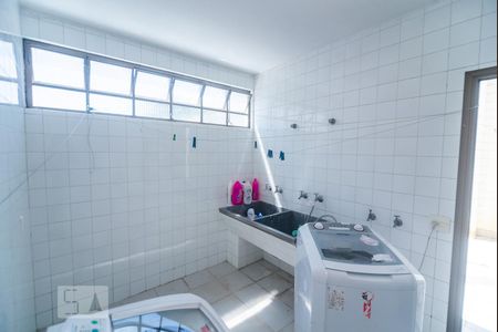 Casa à venda com 384m², 3 quartos e 4 vagasLavanderia