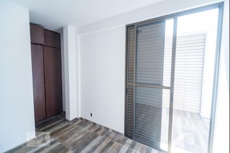 Casa à venda com 384m², 3 quartos e 4 vagasQuarto de Serviço