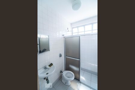 Casa à venda com 384m², 3 quartos e 4 vagasBanheiro de Serviço