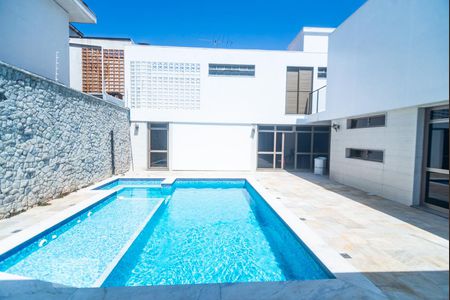 Casa à venda com 384m², 3 quartos e 4 vagasPiscina