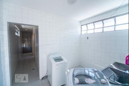 Casa à venda com 384m², 3 quartos e 4 vagasLavanderia