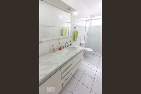 Apartamento para alugar com 127m², 3 quartos e 1 vagaBanheiro 02
