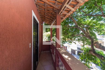 Varanda de casa para alugar com 3 quartos, 160m² em Vila Paulo Silas, São Paulo