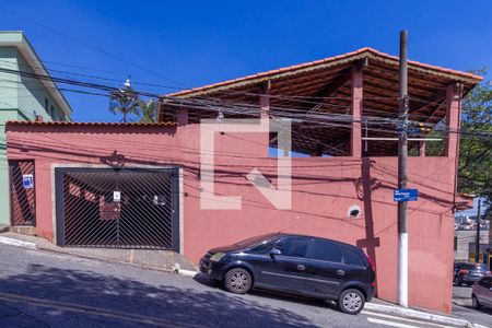 Casa para alugar com 160m², 3 quartos e 3 vagasFachada