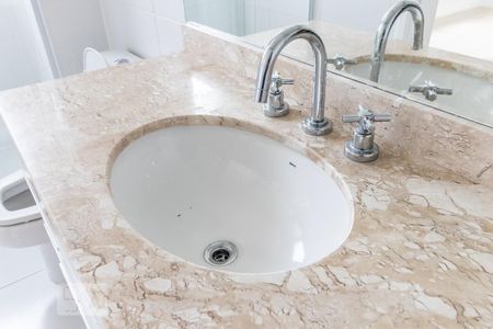 Apartamento à venda com 176m², 3 quartos e 3 vagasDetalhe do Banheiro da Suíte 2