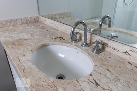 Apartamento à venda com 176m², 3 quartos e 3 vagasBanheiro da Suíte 1