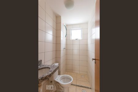 Banheiro de apartamento para alugar com 2 quartos, 45m² em Bandeirantes , Belo Horizonte