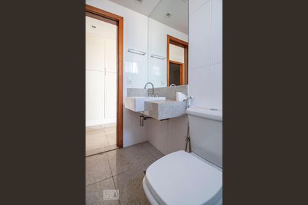 Banheiro Social de apartamento para alugar com 2 quartos, 63m² em Cruzeiro, Belo Horizonte