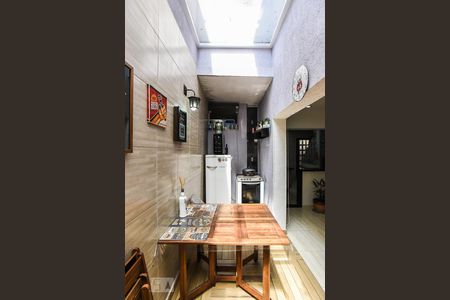 Casa à venda com 130m², 3 quartos e 2 vagas Casa à venda com 130m², 3 quartos e 2 vagasChurrasqueira