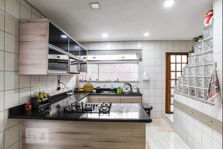 Casa à venda com 130m², 3 quartos e 2 vagas Casa à venda com 130m², 3 quartos e 2 vagasCozinha