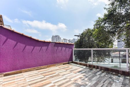 Casa à venda com 130m², 3 quartos e 2 vagas Casa à venda com 130m², 3 quartos e 2 vagasVaranda