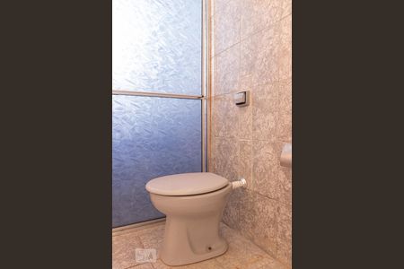 Banheiro de casa para alugar com 1 quarto, 16m² em Jardim Mimar, São Paulo